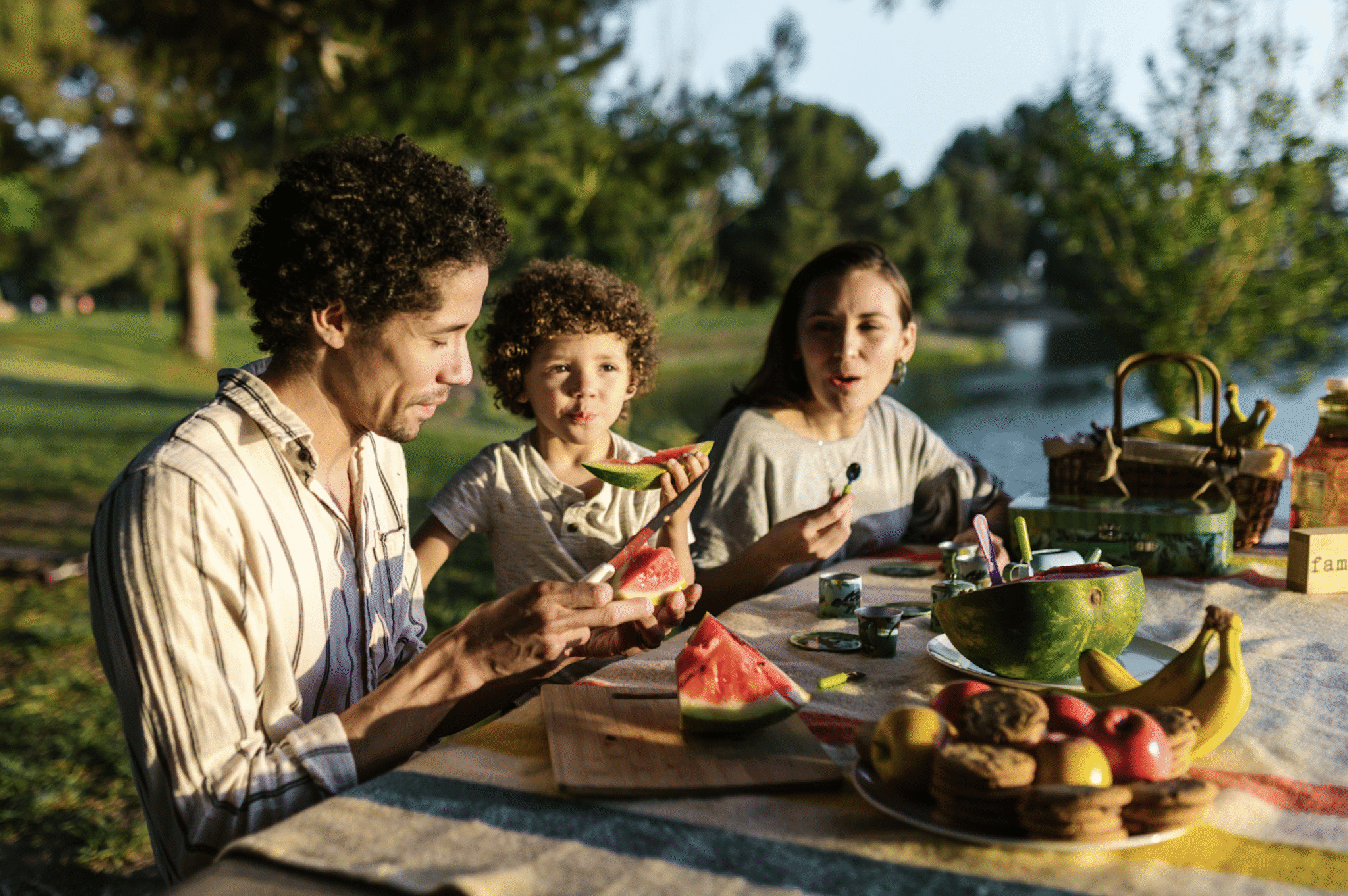 Read more about the article Engaging Sensory Activities to Try This Summer 